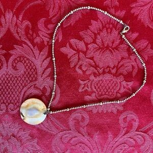 Elegant Gold Pendant Necklace